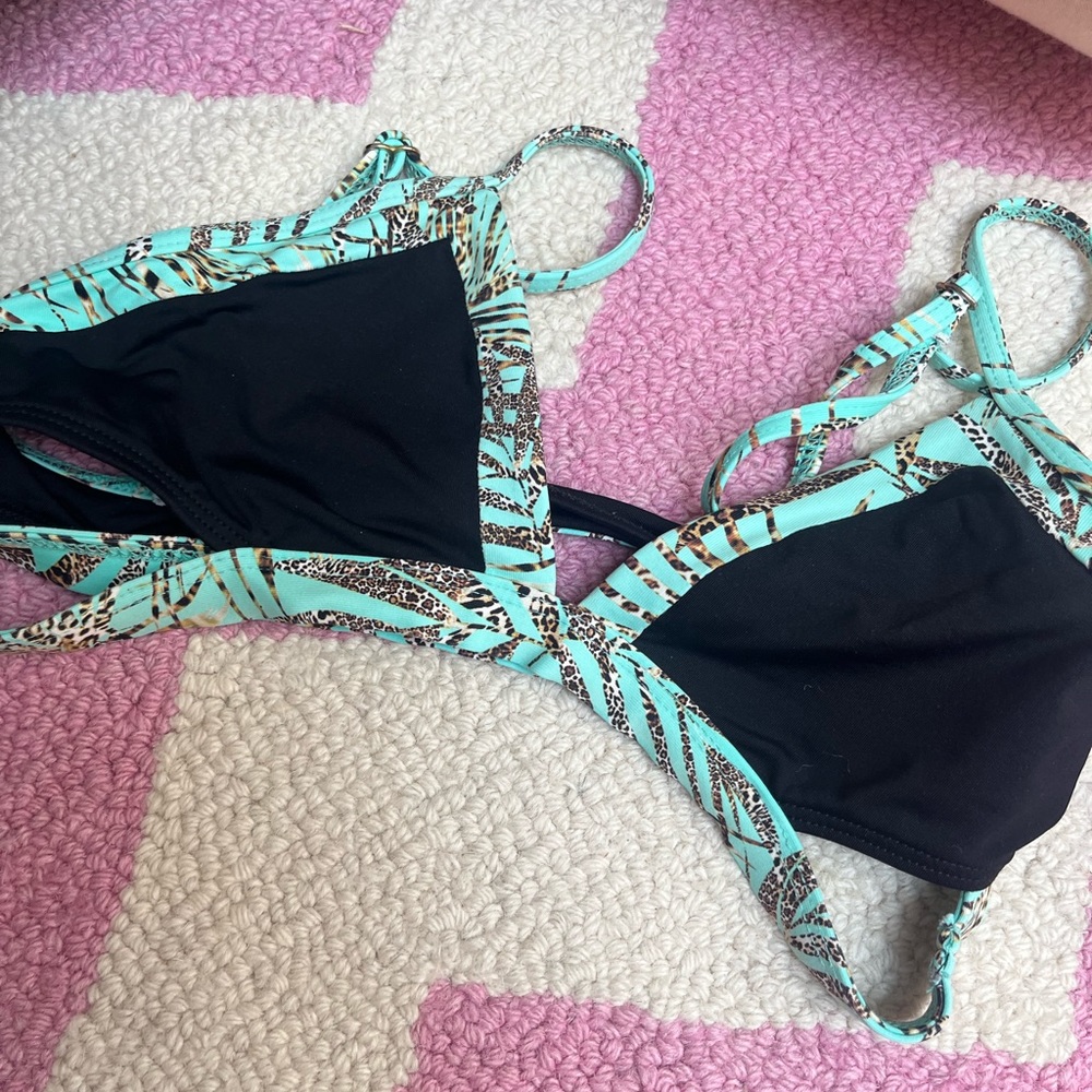 L space bikini top